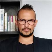 Soy profesor de filosofía con 3 años de experiencia en tutorías privadas (presenciales y a distancia), con énfasis en filosofía moral, filosofía política y ética aplicada. También soy psicólogo graduado con experiencia en el área clínica y social